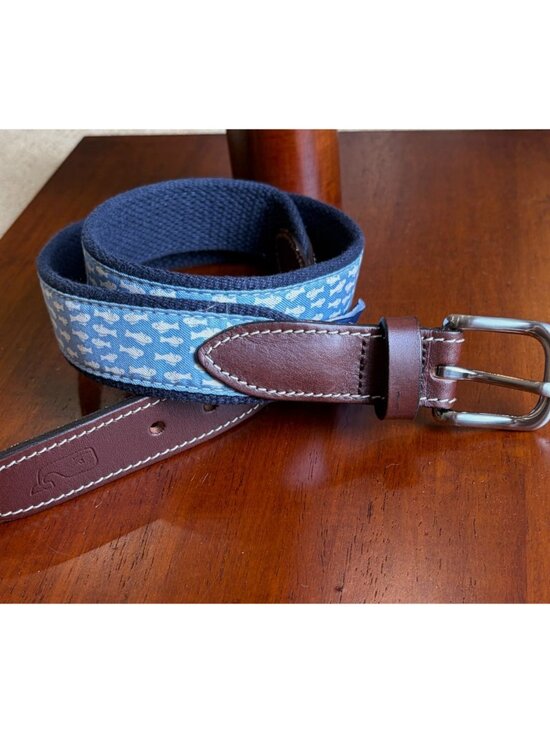Vineyard Vines Other - Vineyard Vines Belt Size 28 Blue Fish Pattern Canvas Leather Trim Whale Logo